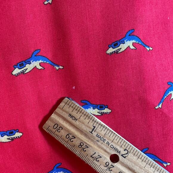 Vintage Egon Von Furstenberg Button-Up Shirt Red Cartoon Sharks Size L 16-16.5 - Picture 8 of 10
